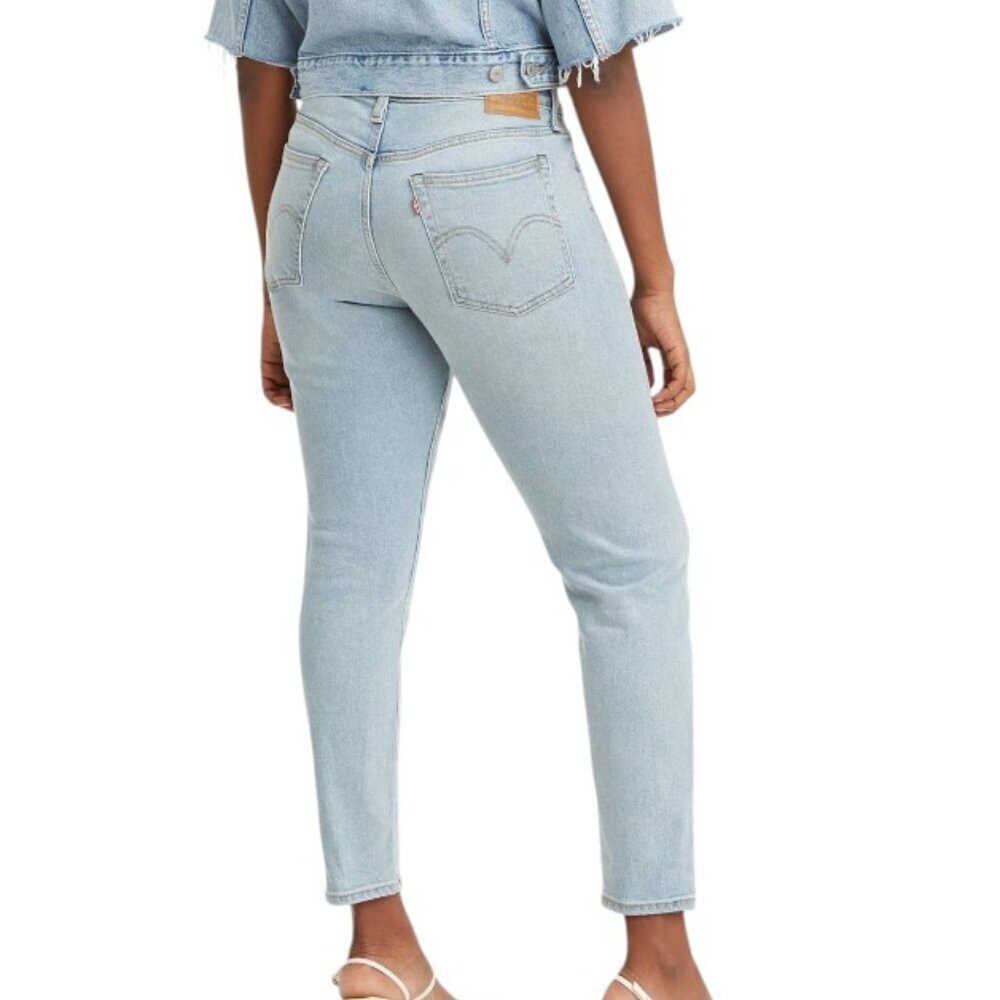 Levis Wedgie Fit Jeans Women 27 Light Wash High Rise Straight Ankle